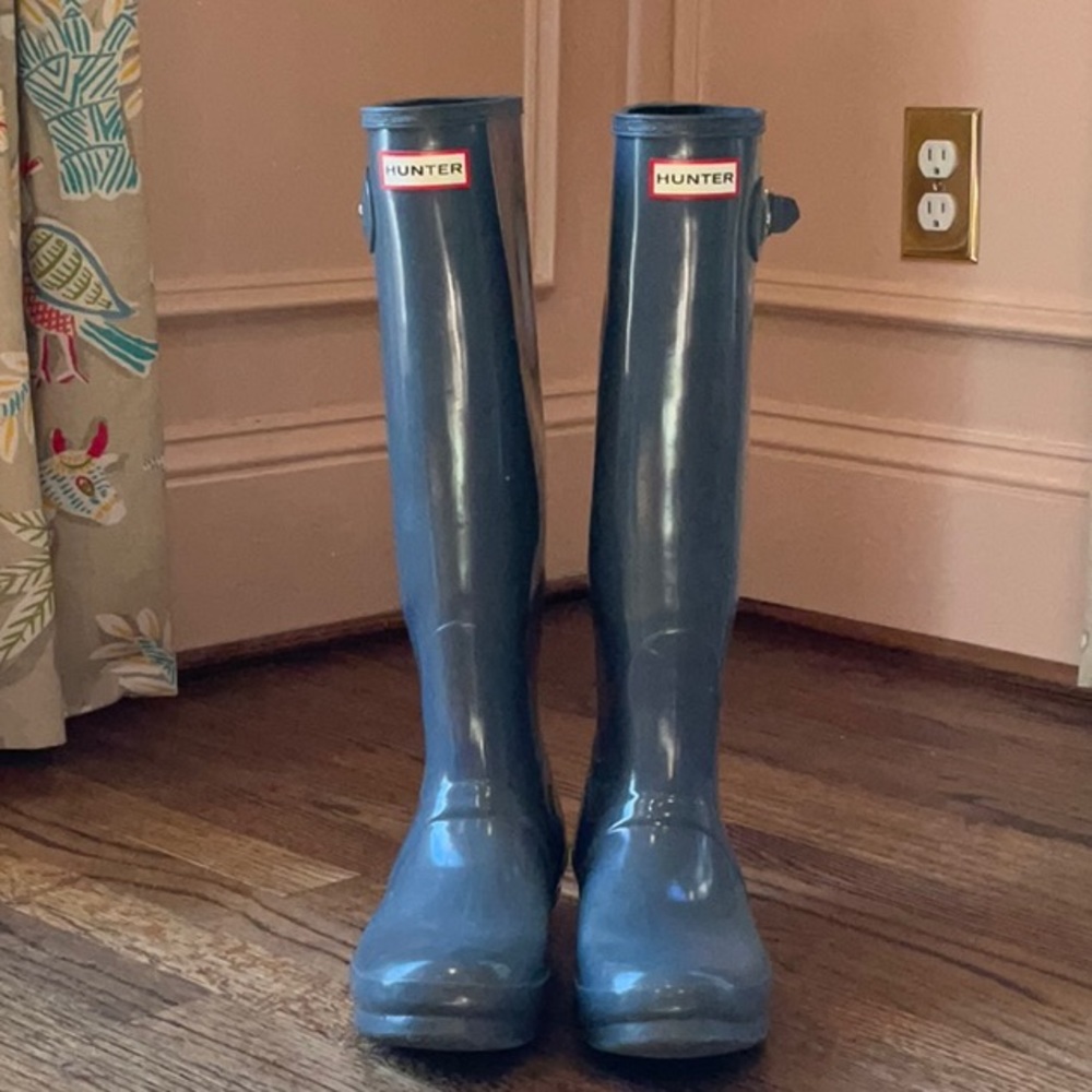 Hunter women’s original tall gloss gray rain boots